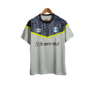 Camisa Grêmio Treino 23/24 - Torcedor Umbro Masculina - Cinza com detalhes em az